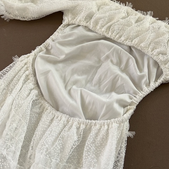 Lacey white boho dress. Women’s small . Never worn - Picture 3 of 4